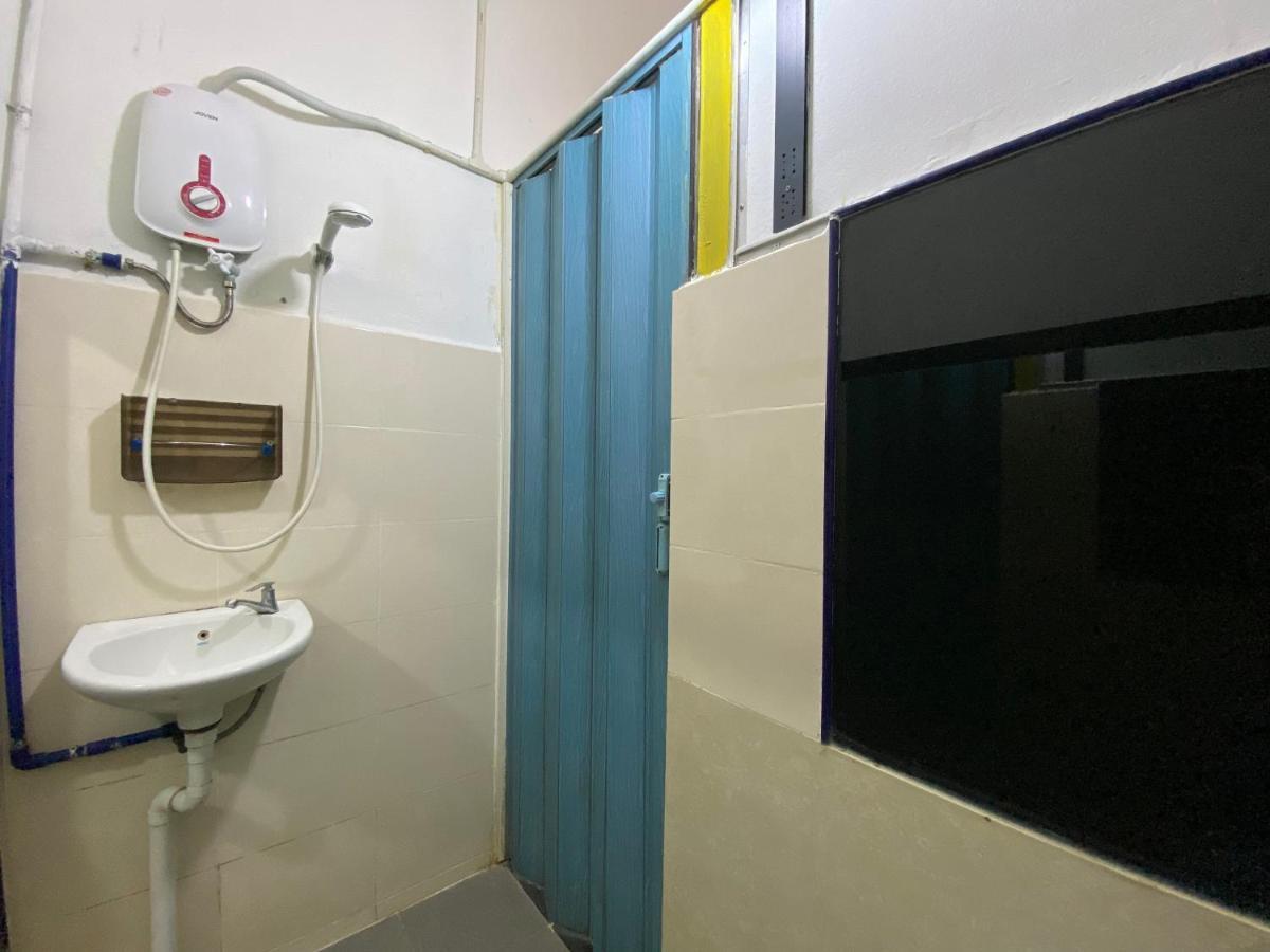 Spot On 90293 Sk Budget Hotel George Town Esterno foto